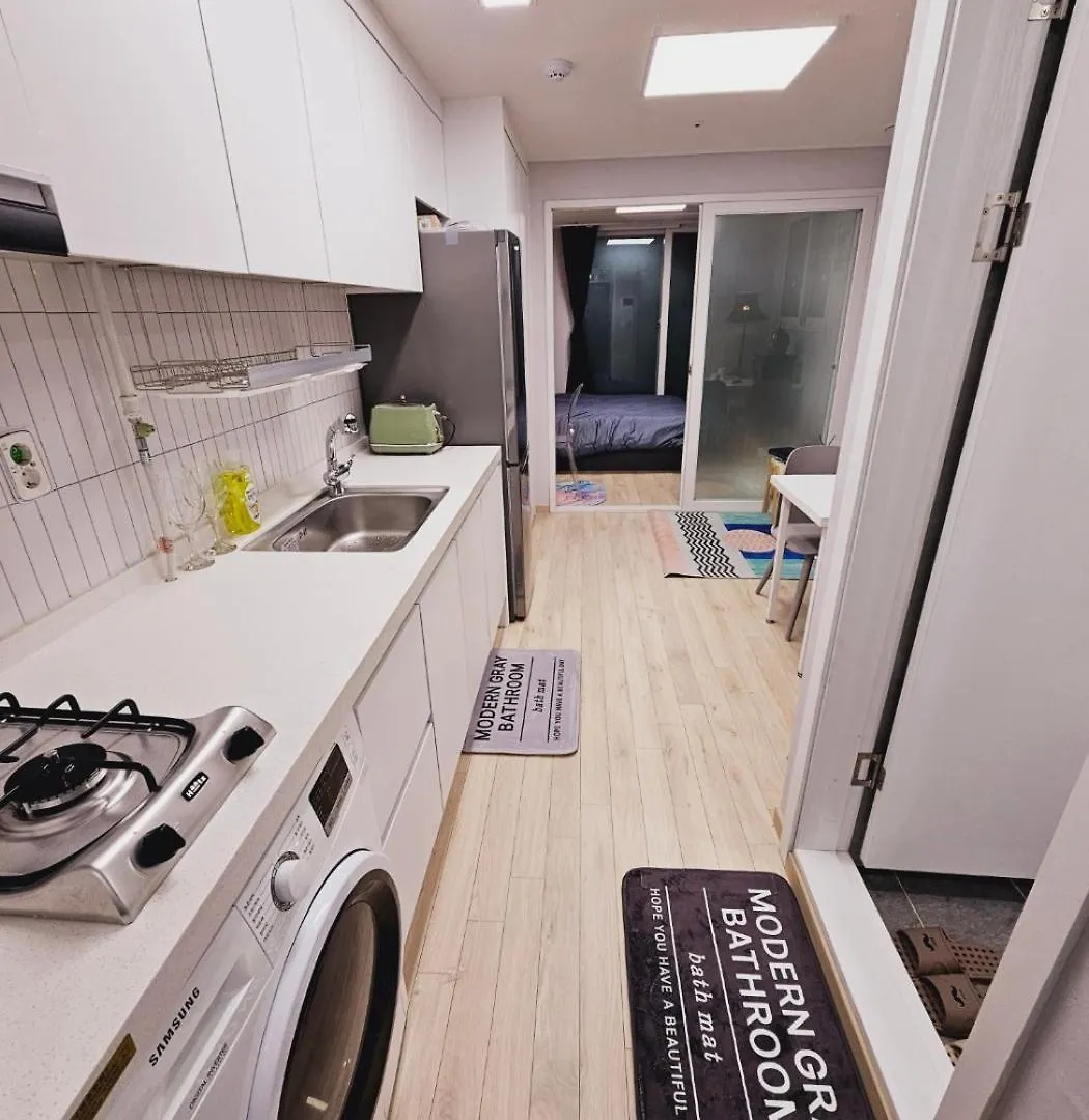Kkachisan Station House Apartamento Seul