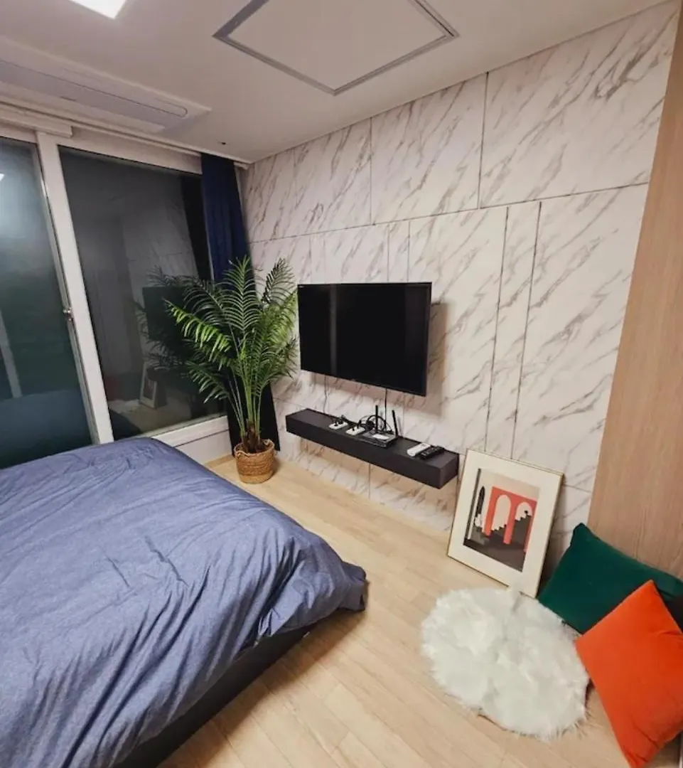 Kkachisan Station House Apartamento Seul